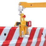 Abaco Swivel Shackle 1500 connected between a lifting hook and material lifter