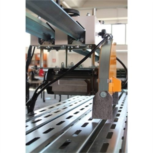 Achilli TAG PL 200 application showing wet cutting setup for stone and tile