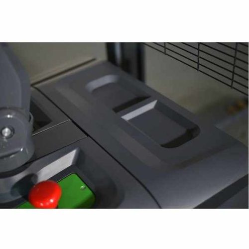 Close-up EKKO EB20CS-189Li Lithium Electric Straddle Stacker control area