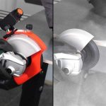 Mechanic EdgeDUSTER in use for dust-controlled tile edge grinding