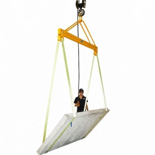 In-use view Aardwolf Spreader Bar 3.5 Ton 7000 lbs lifting material during handling