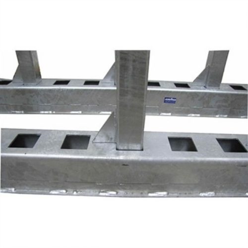 Close-up Weha Bison Slab Rack support post connection