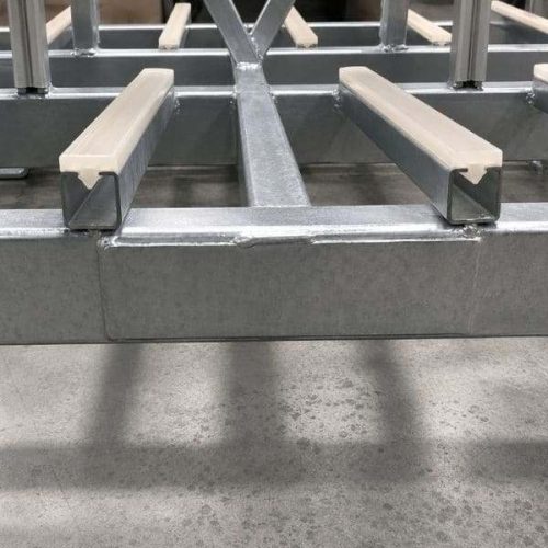 Close-up showing Tenax Razor Blades and blade edges