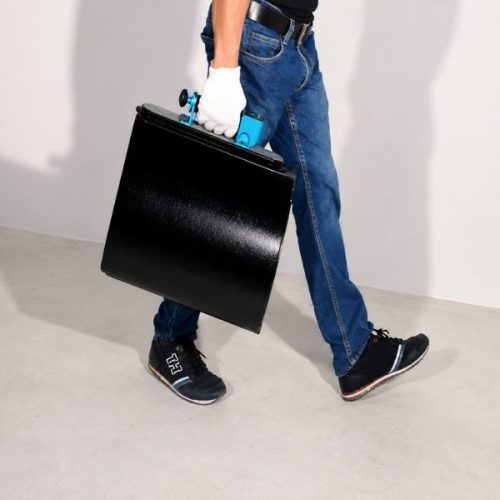 Worker using Aardwolf Oval Hand Vacuum Cup Lifter OHVC